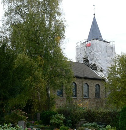 ev. Dorfkirche - Gesamtansicht whrend Renovierung