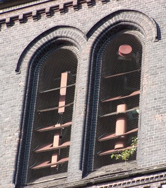 Auferstehungskirche - Glockenschallfenster Sdseite